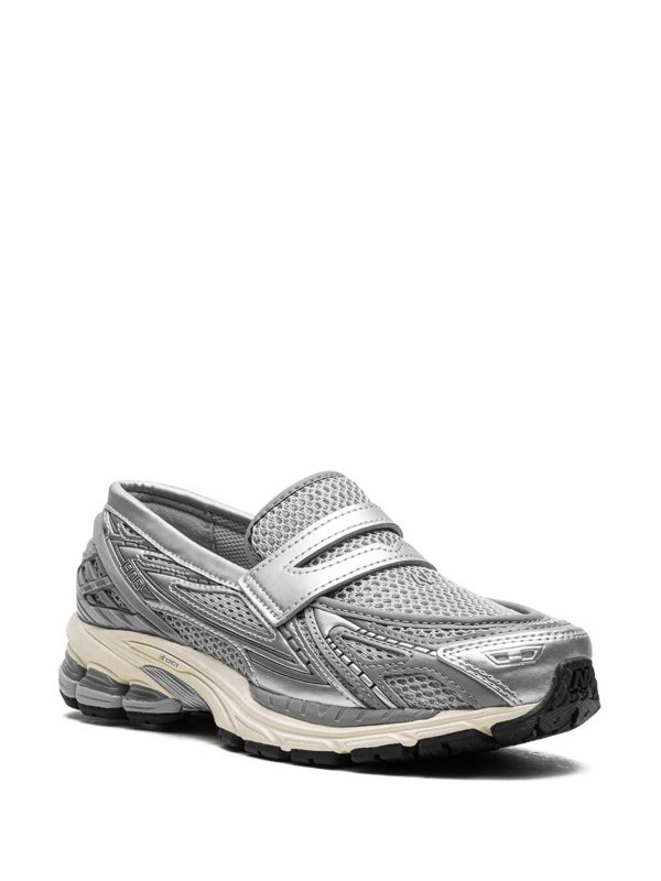 NEW BALANCE: スニーカー online - スニーカー - 銀