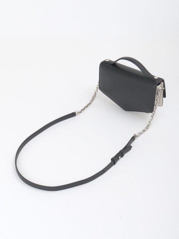 ショルダーバッグ - 黒 shop online: KARL LAGERFELD