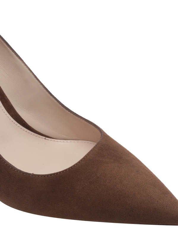 Stuart weitzman brown stuart power decollete