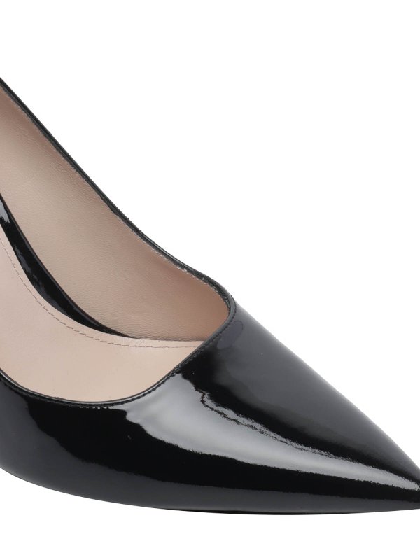 Stuart weitzman black stuart power decollete