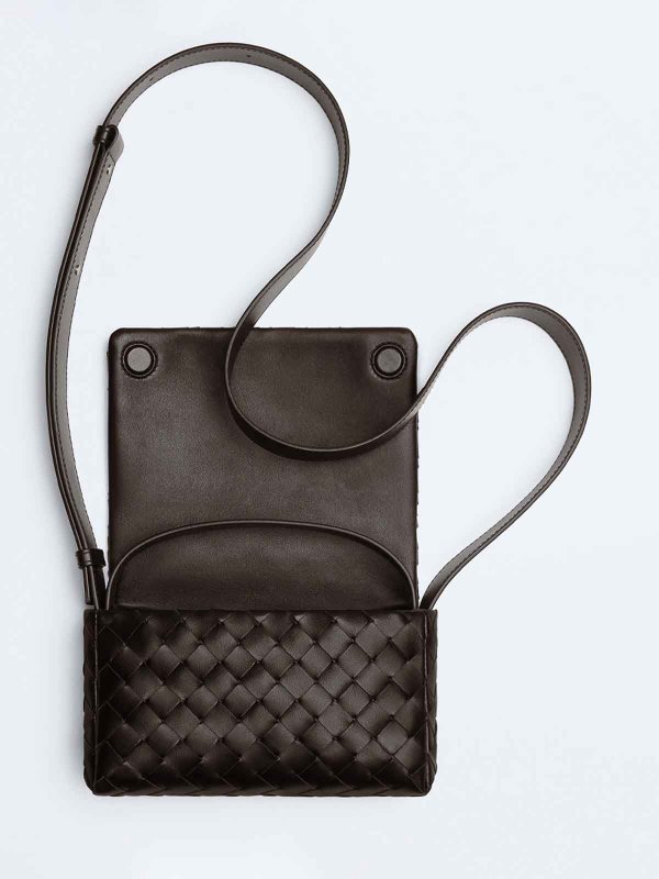 クラッチバッグ - ブラウン shop online: BOTTEGA VENETA