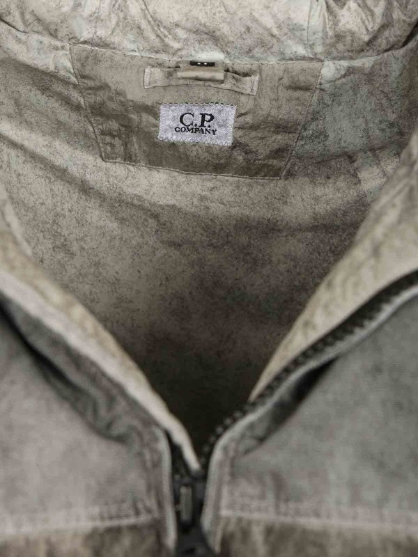 ダウンジャケット - 黒 shop online: C.P. COMPANY