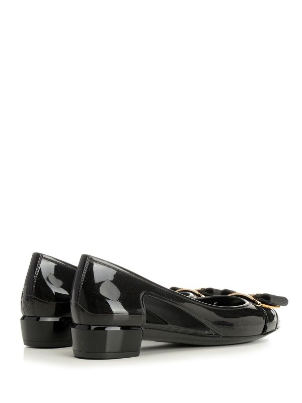 The Best Shops SALVATORE FERRAGAMO: フラットシューズ - フラットシューズ - 黒