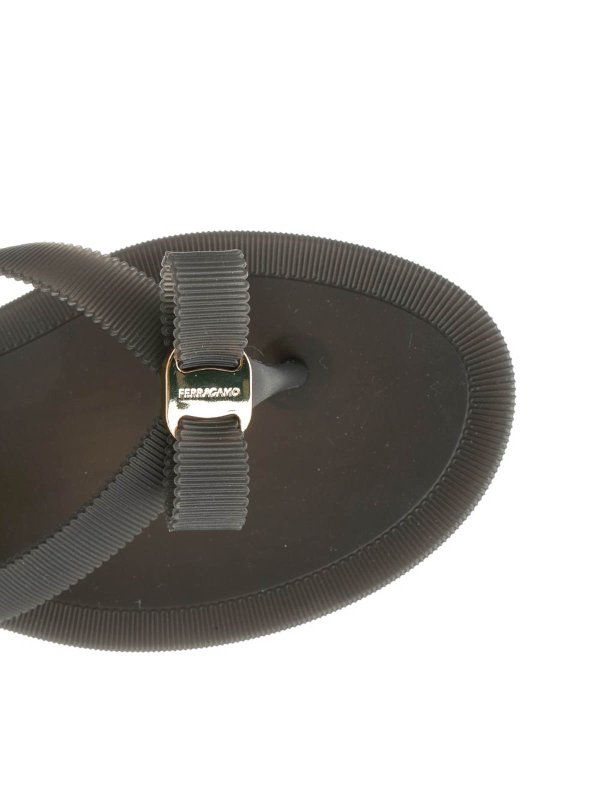 サンダル - 黒 shop online: SALVATORE FERRAGAMO