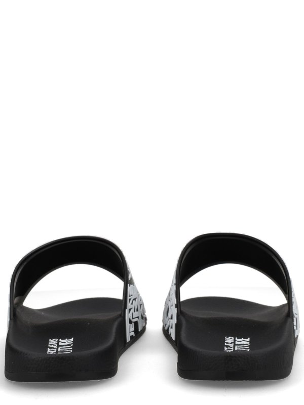 フラットシューズ - 黒 shop online: VERSACE JEANS