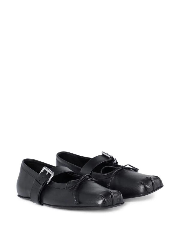 フラットシューズ - 黒 shop online: ANN DEMEULEMEESTER