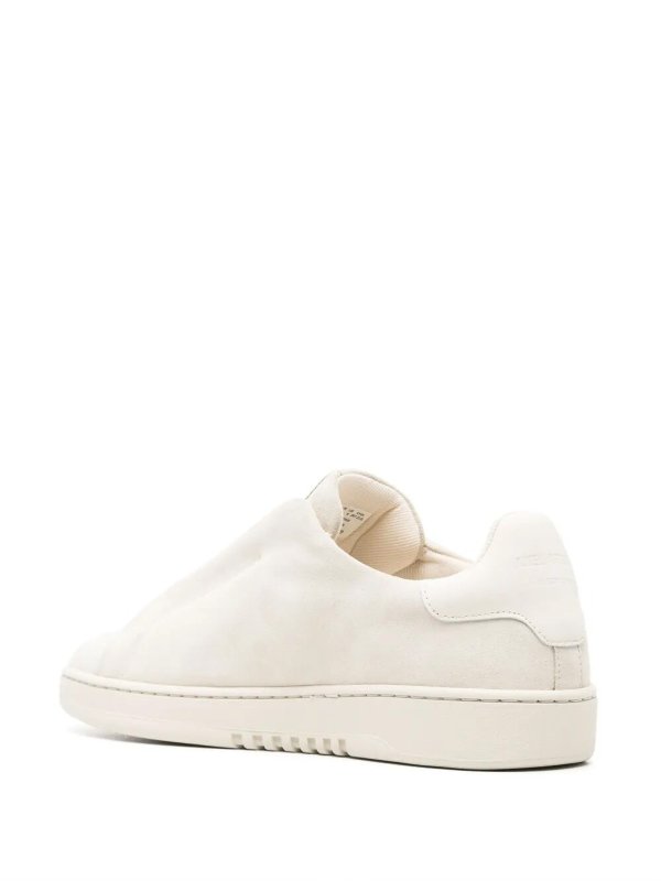 スニーカー - 白 shop online: AXEL ARIGATO