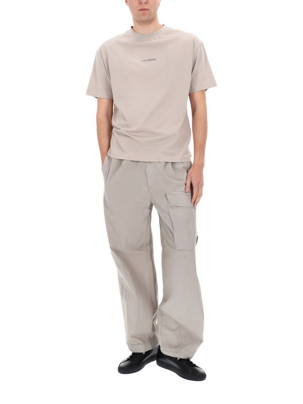 C.P. COMPANY: pantaloni casual online - Pantalone Cargo Con Patch Logo