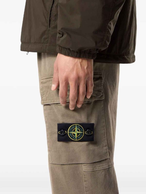 カジュアルパンツ - 緑 shop online: STONE ISLAND