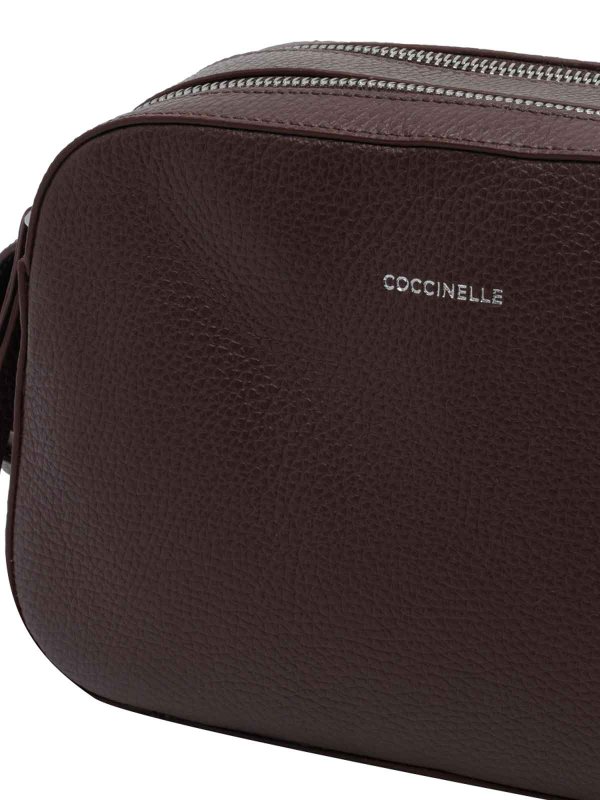 クロスボディバッグ - ブラウン shop online: COCCINELLE