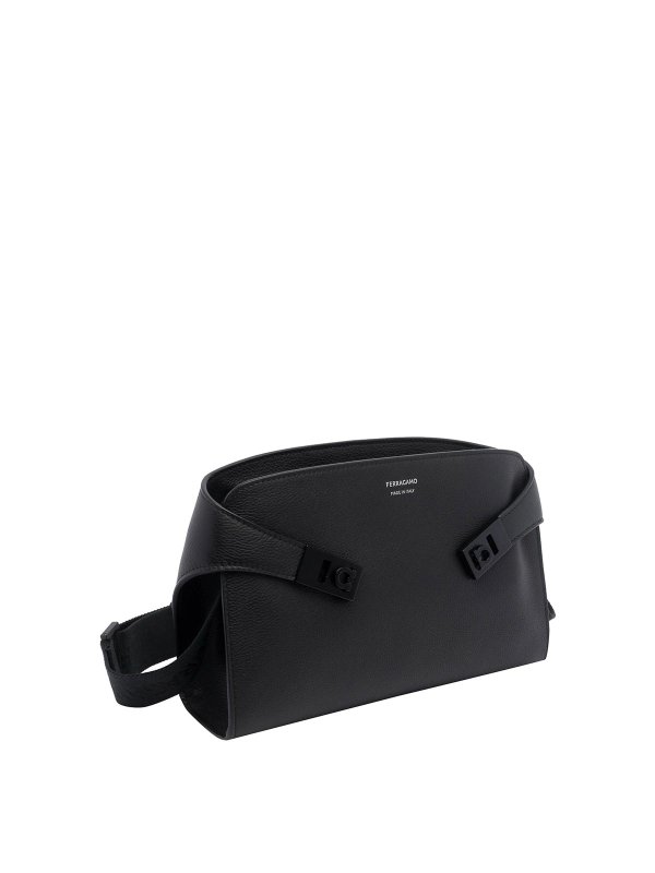 SALVATORE FERRAGAMO: クロスボディバッグ online - クロスボディバッグ - 黒