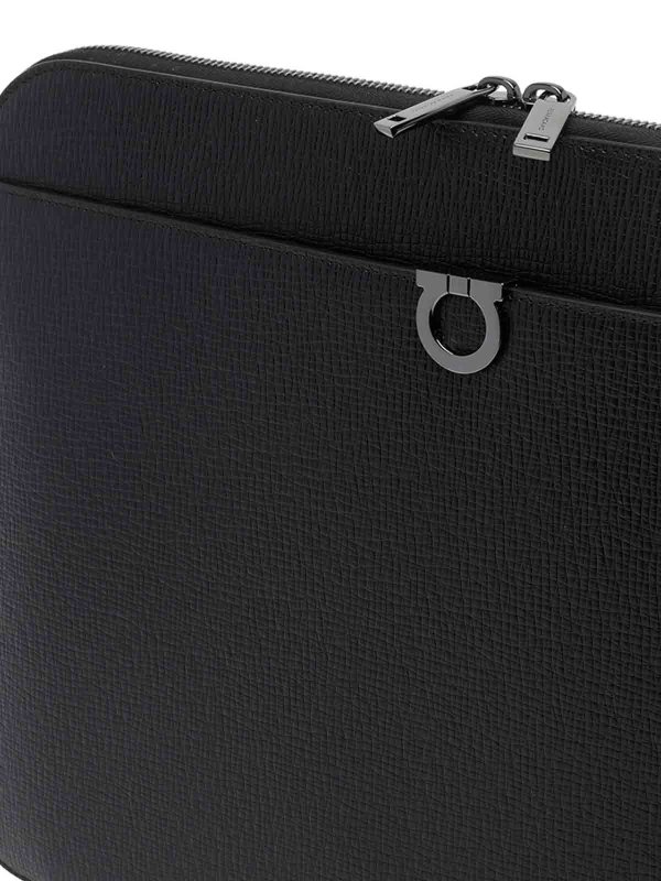 クラッチバッグ - 黒 shop online: SALVATORE FERRAGAMO