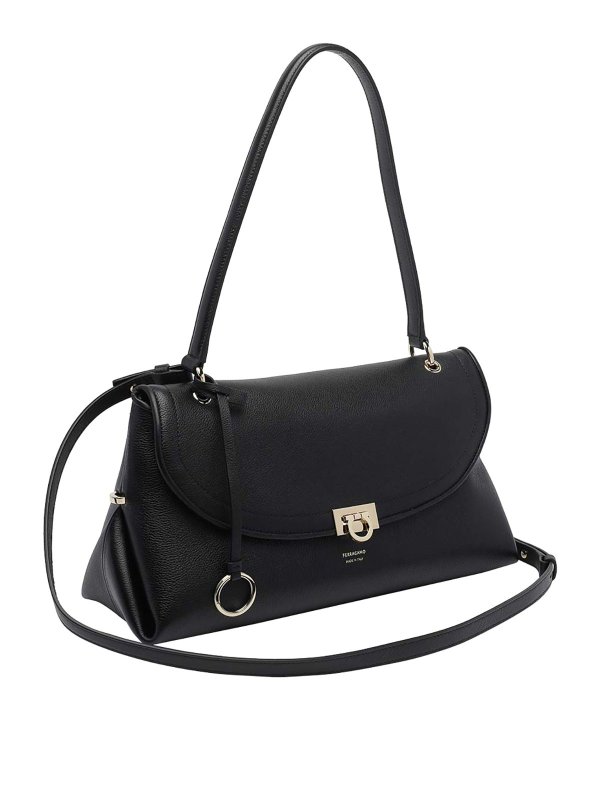 SALVATORE FERRAGAMO: ショルダーバッグ online - ショルダーバッグ - 黒