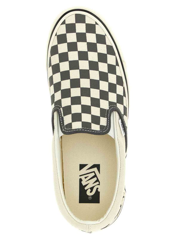 Sneakers shop online: VANS
