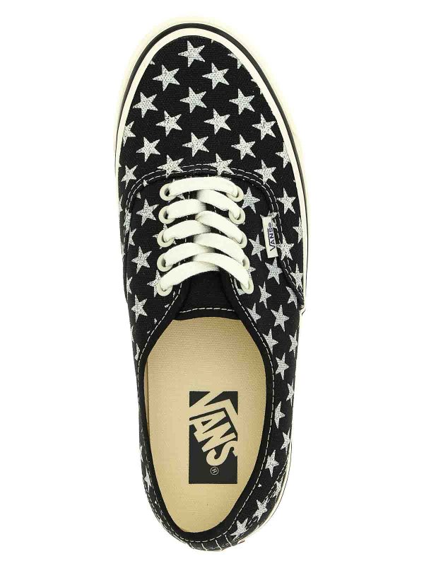 Sneakers shop online: VANS