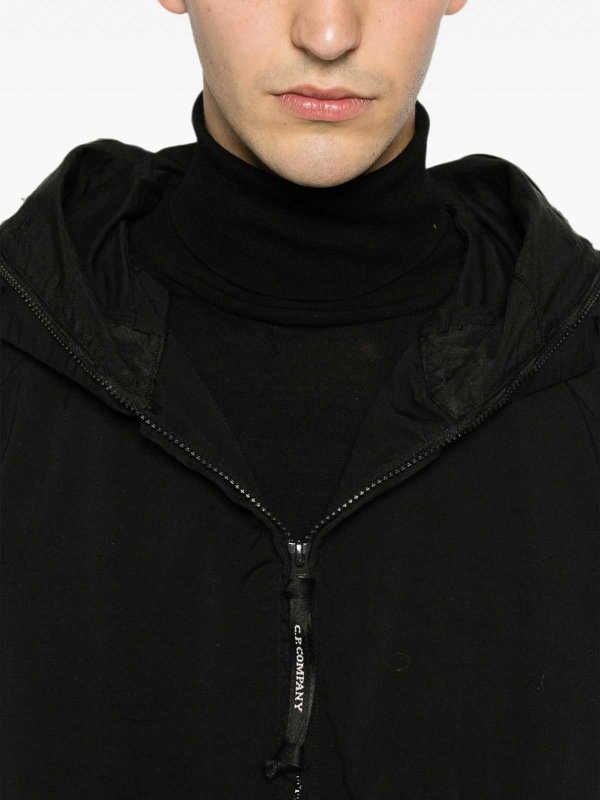 ダウンジャケット - 黒 shop online: C.P. COMPANY