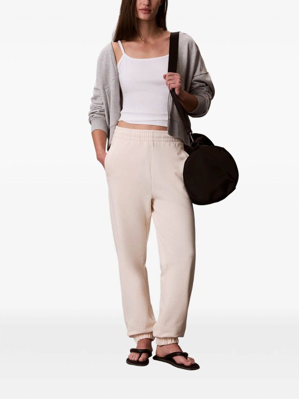 カジュアルパンツ - ピンク shop online: CALVIN KLEIN
