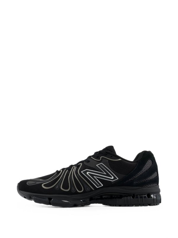 NEW BALANCE: スニーカー online - スニーカー - 黒