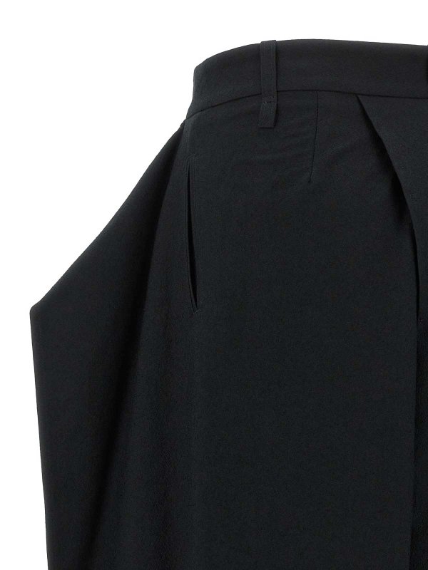 カジュアルパンツ - 黒 shop online: ISSEY MIYAKE