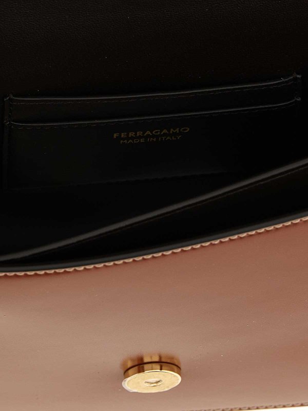 ショルダーバッグ - ブラウン shop online: SALVATORE FERRAGAMO