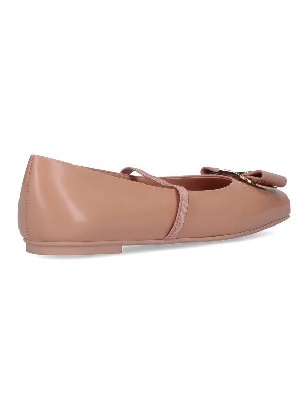 フラットシューズ - ベージュ shop online: SALVATORE FERRAGAMO