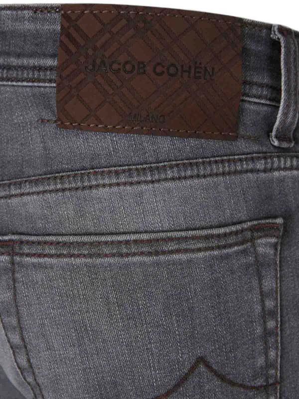 スキニージーンズ - 黒 shop online: JACOB COHEN