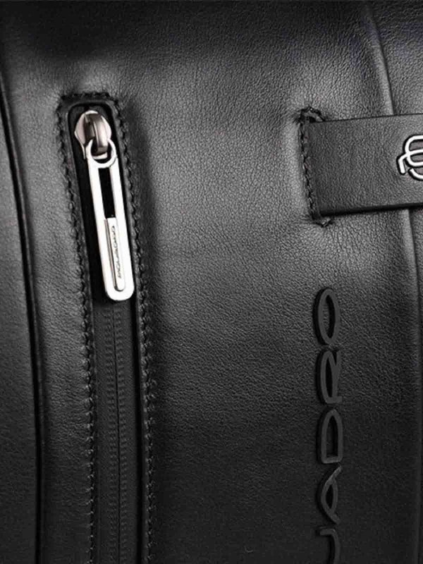 クロスボディバッグ - 黒 shop online: PIQUADRO