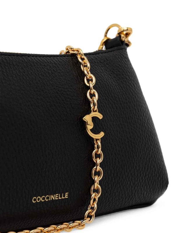 クラッチバッグ - 黒 shop online: COCCINELLE