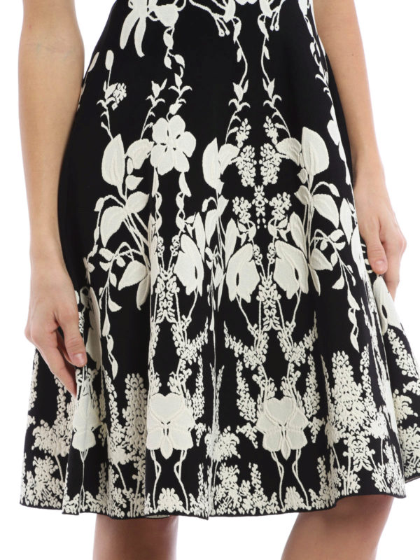 iKRIX ALEXANDER MCQUEEN: Floral embossed pattern dress
