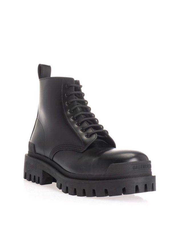 Balenciaga Strike lace-up boots in black - Black|589338WA9601000