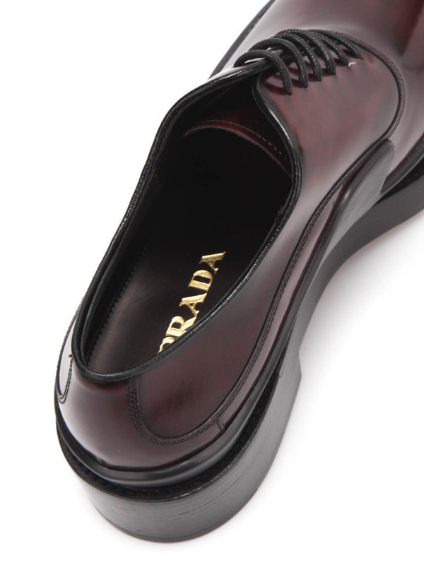 Stringate in vitello spazzolato shop online: PRADA
