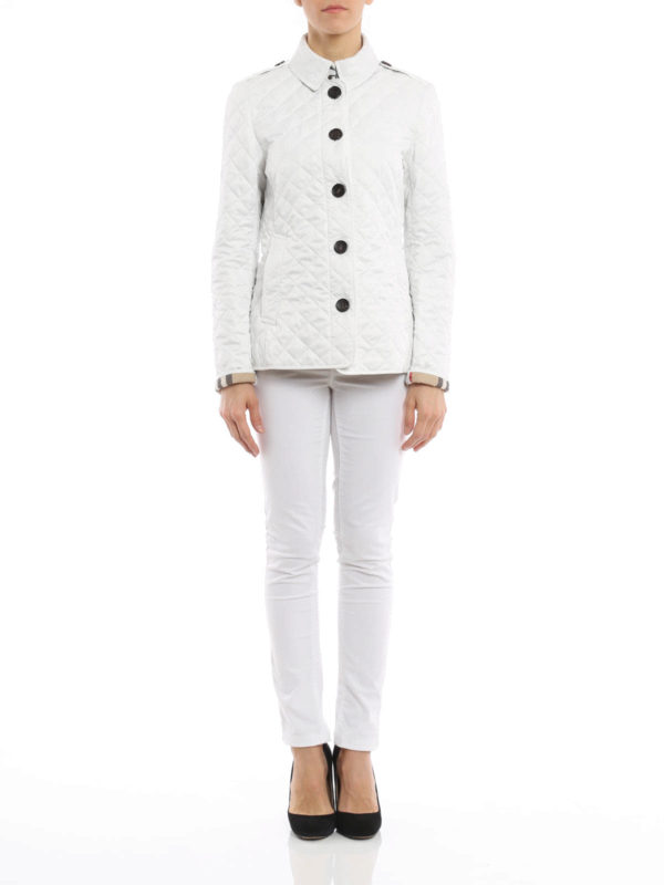 BURBERRY: Kurze Daunenjacken online - Gesteppte Jacke Ashurst