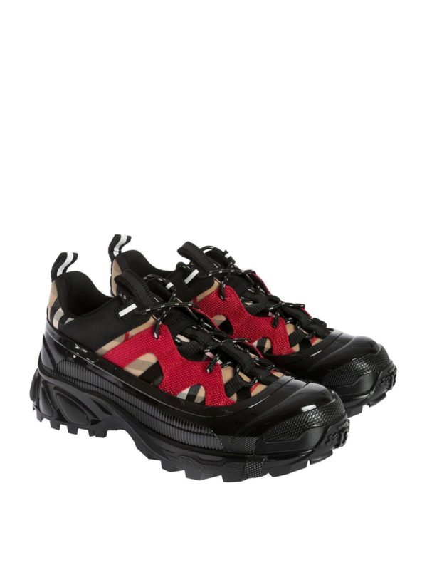 BURBERRY: Chaussures de sport online - Baskets - Noir