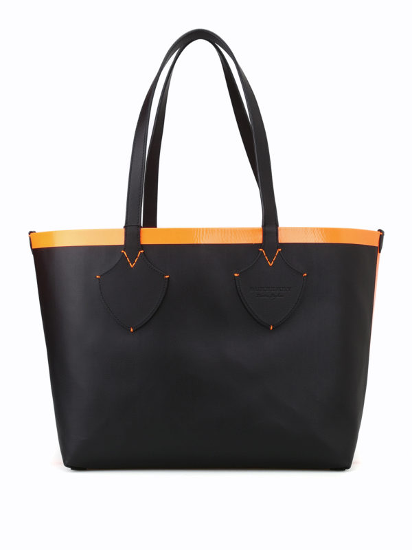 BURBERRY: totes bags - The Medium Giant reversible tote
