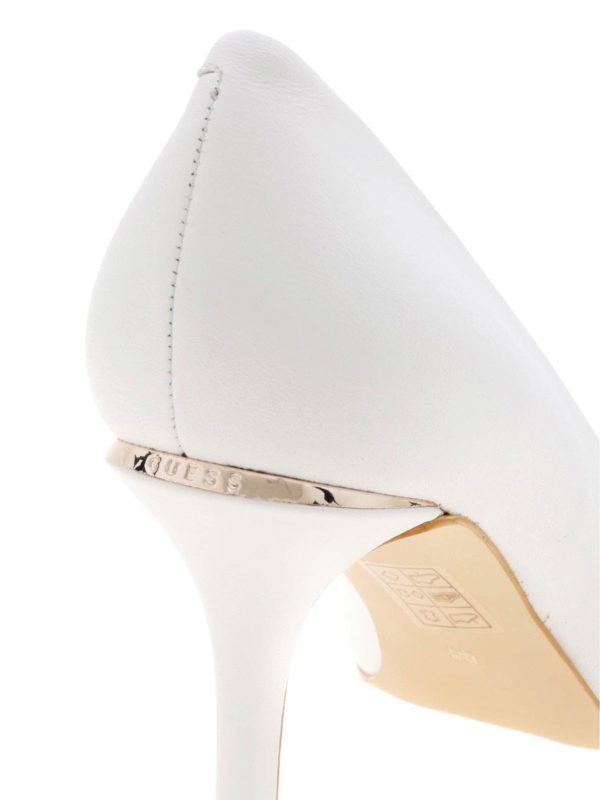 GUESS buy online パンプス - 白