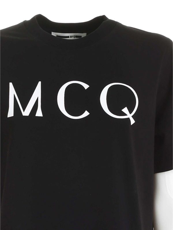 iKRIX McQ Alexander Mcqueen: t-shirts - Contrasting logo print T-shirt in black