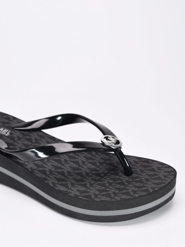 iKRIX MICHAEL KORS: Chanclas de playa - Chanclas Bedford - Negro