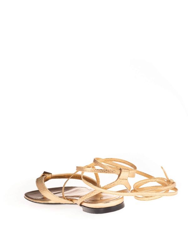 iKRIX VALENTINO GARAVANI: sandals - Roman Stud sandals in gold color