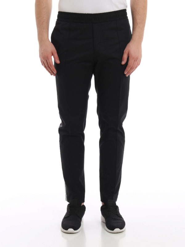 iKRIX VERSACE: Pantalons casual - Nastro Versace - Noir