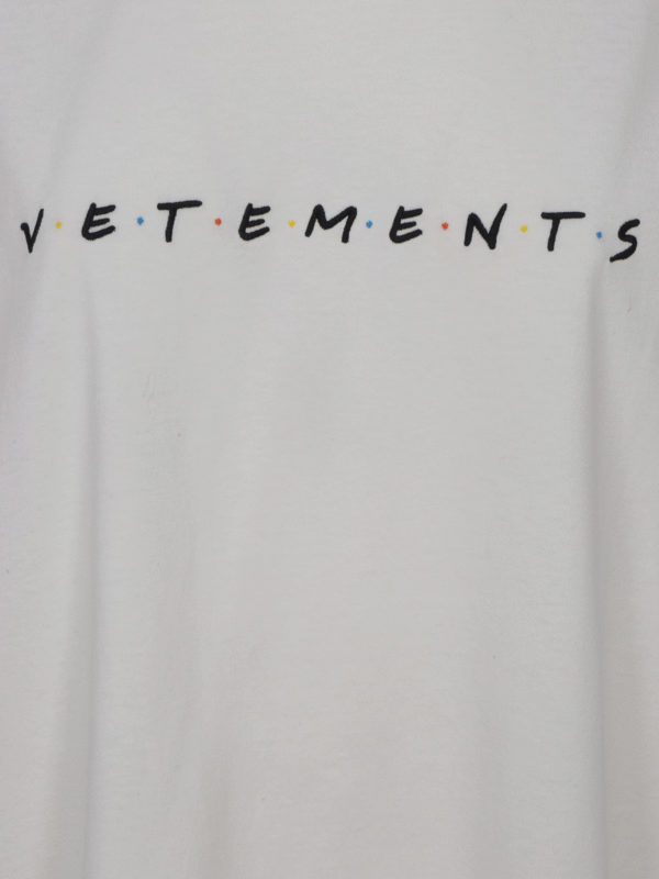 iKRIX VETEMENTS: t-shirts - Friend style logo T-shirt
