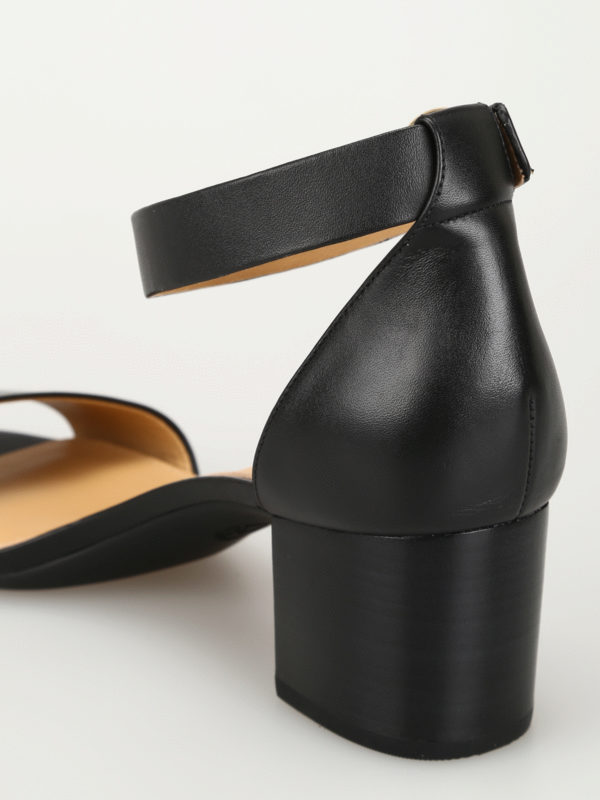 【送料&関税込】Michael Kors Lena Sandals In Black Leather Amazon.com | Michael Kors Women's Lena Flat Sandal, Black