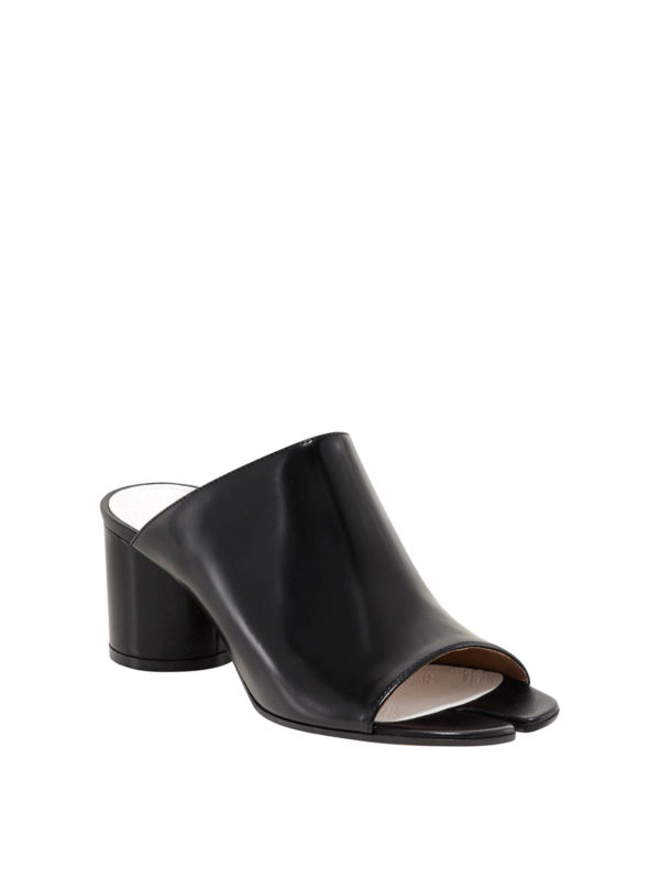 Maison Margiela: sandals online - Tabi sandals