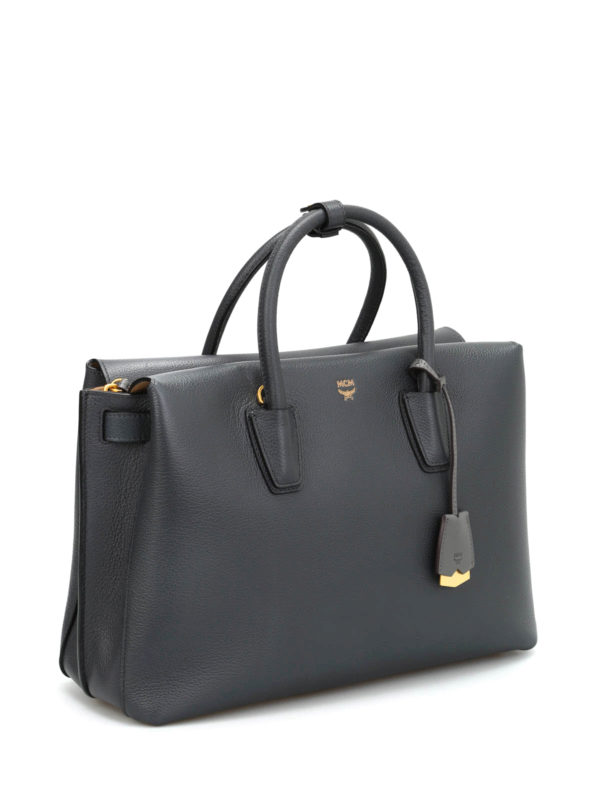 MCM: Handtaschen online - Milla Large grainy leather tote