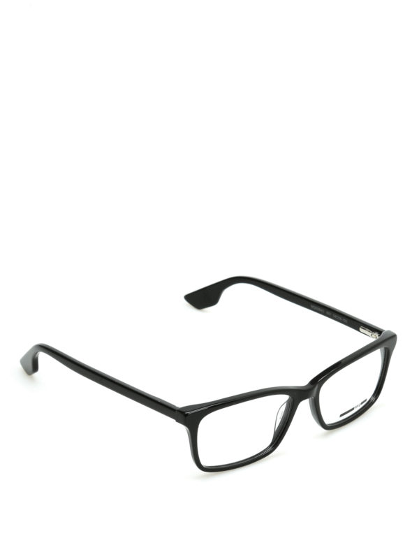MCQ: Glasses - Squared frame glasses