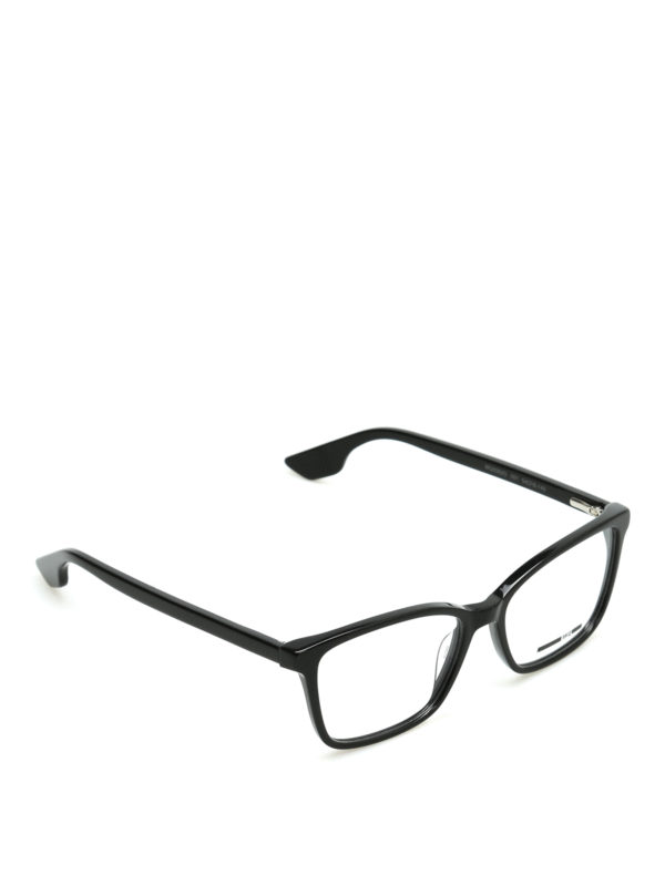 MCQ: Glasses - Squared frame glasses
