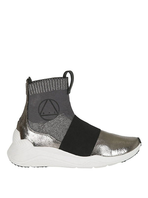 MCQ: Sneaker - Sneaker - Silber
