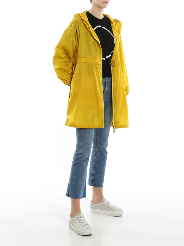 MONCLER: Parkas online - Parka - Gelb