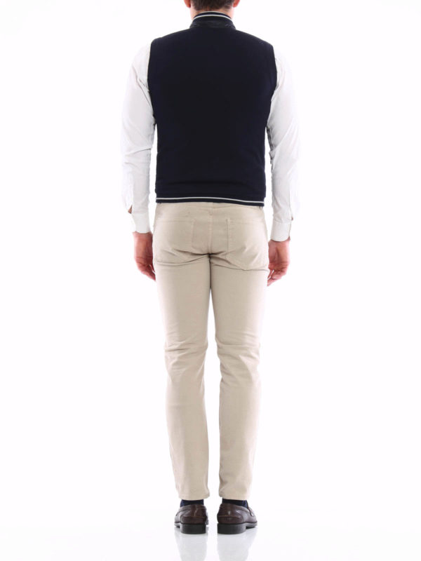 Padded sleeveless jacket shop online: MONCLER