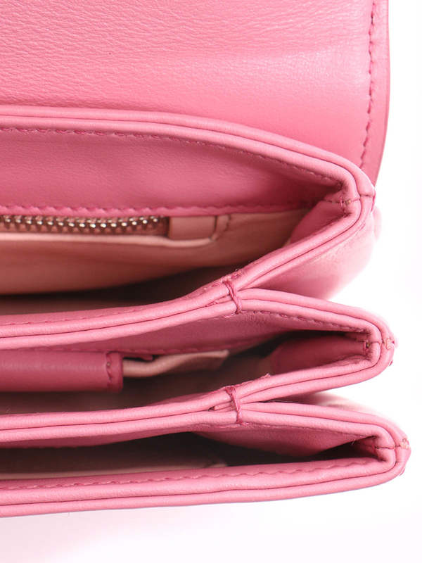 PRADA buy online Ledertasche mit Kette Detail