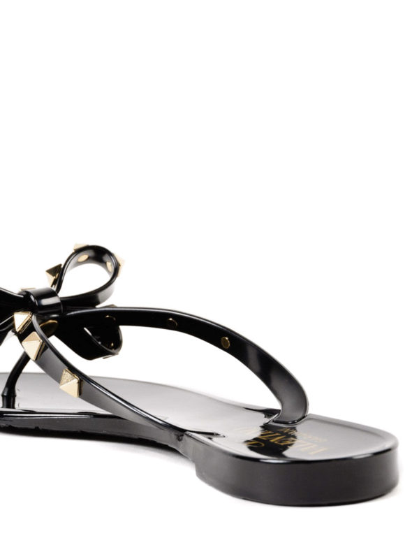 Infradito Rockstud nere shop online: VALENTINO GARAVANI
